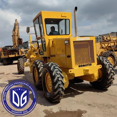Gebrauchtes Grader GD511A Marke Komatsu in gutem Zustand und intakt