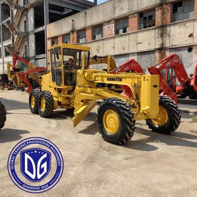 Gebrauchtes Grader GD511A Marke Komatsu in gutem Zustand und intakt