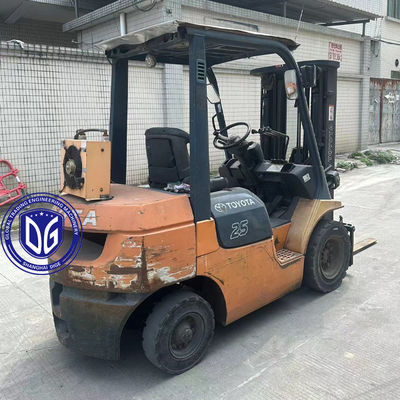 Original Toyota 2,5 t Gabelstapler langlebig und in gutem Zustand
