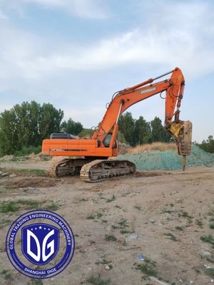 Gebrauchtes Doosan DX500LC 50 Tonnen Bagger mit präziser Kontrolle über die Ausgrabung