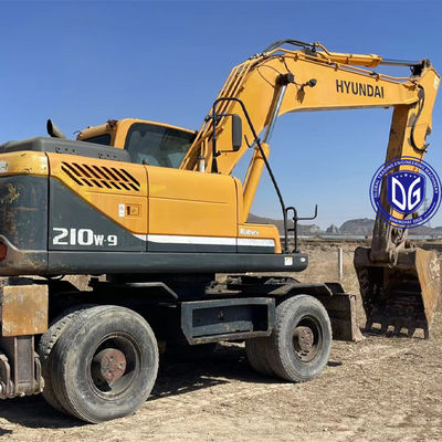 Gebrauchtes Hyundai Radbagger Modell 210W-9 Original und in gutem Zustand zum Verkauf
