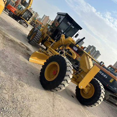 Hydraulische Antriebsform Caterpillar Grader 140h 14677kg Maschinengewicht für eine genaue Straßengraduierung