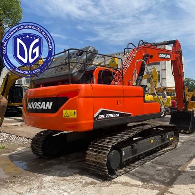 Gebrauchter Doosan DX225 Bagger Zuverlässige, erschwingliche Schwerlastausrüstung