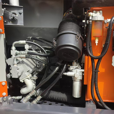 Gebrauchtes Hitachi ZX70 Bagger in gutem Zustand, bereit zum Arbeiten.