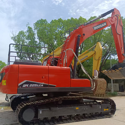 Günstiger Doosan DX225 Raupenbagger, bewegliche Ausführung, ausgezeichneter Zustand
