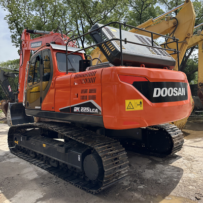 Günstiger Doosan DX225 Raupenbagger, bewegliche Ausführung, ausgezeichneter Zustand